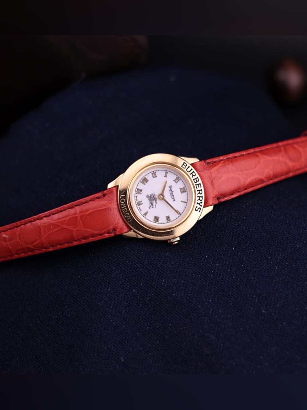 Vintage 1990s Burberrys of London 4200AL Women’s Watch - Picture 5 of 7